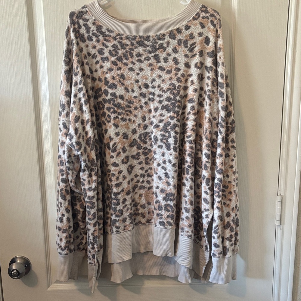 Aerie Leopard Print Top in Cream and Gray